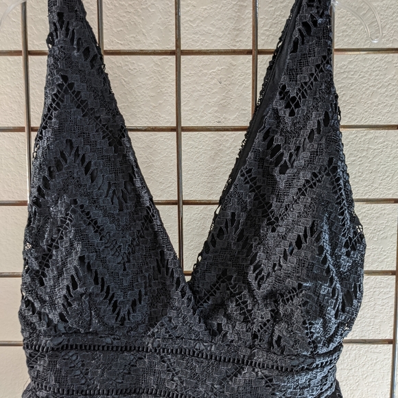 SUGAR+LIPS "ALL MY LOVE" PLUNGING LACE/CROCHET BLACK DRESS.  SZ:. XS - Picture 10 of 12